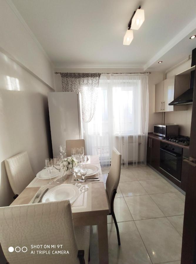 Comfort Apartments - Bright Family Suite Hrodna Eksteriør billede